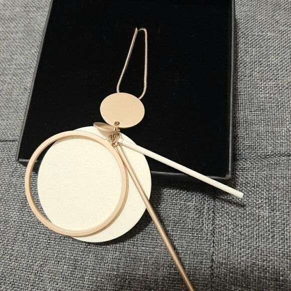 Circular Geometric Pendant Necklace. NIB - Picture 1 of 3